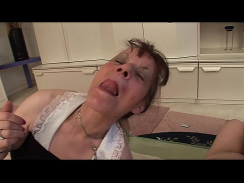❤️ Dve babici in en dedek imajo seks v troje ❤️ Anal video na sl.corona-pass.ru ﹏